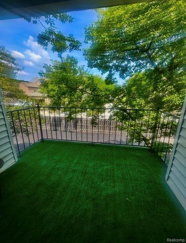 26070 N Lake Drive Drive, Harrison Twp, MI 48045