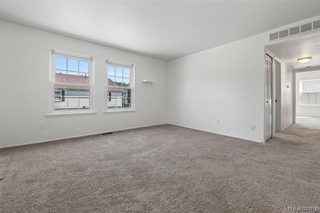 26070 N Lake Drive Drive, Harrison Twp, MI 48045