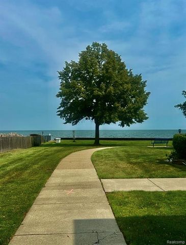 26070 N Lake Drive Drive, Harrison Twp, MI 48045