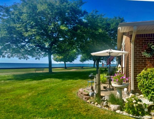 26070 N Lake Drive Drive, Harrison Twp, MI 48045