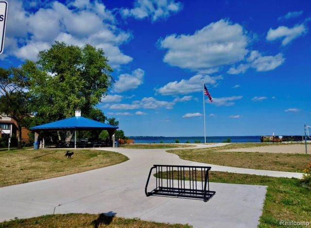 26070 N Lake Drive Drive, Harrison Twp, MI 48045