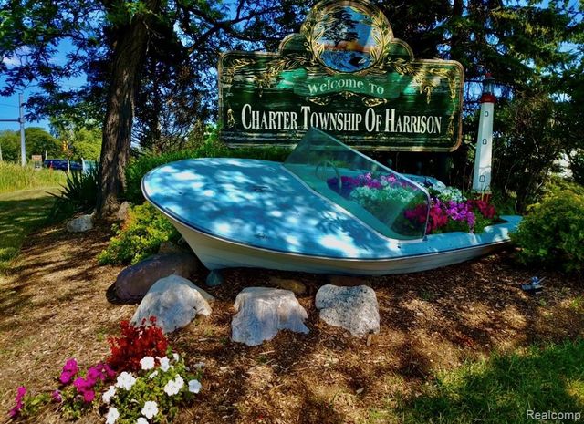 26070 N Lake Drive Drive, Harrison Twp, MI 48045