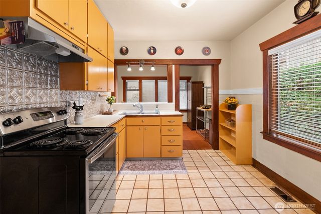 4259 SW Othello Street, Seattle, WA 98136