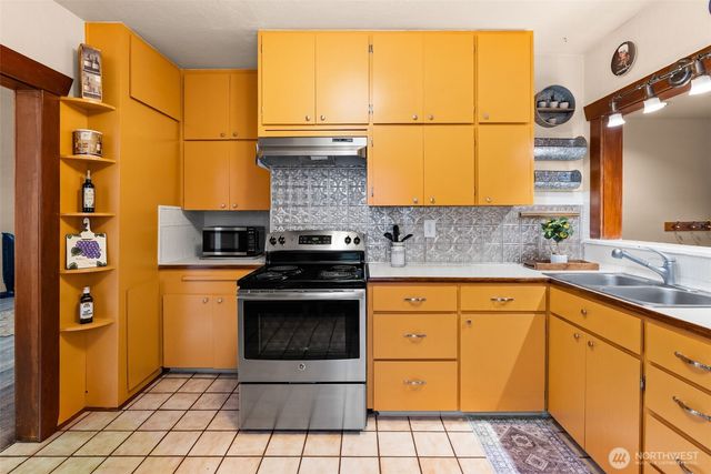 4259 SW Othello Street, Seattle, WA 98136