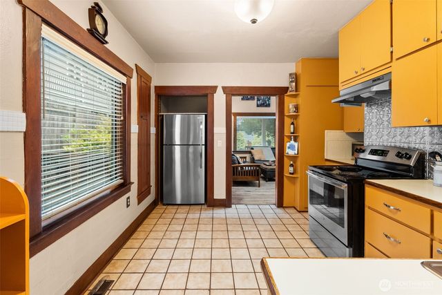 4259 SW Othello Street, Seattle, WA 98136