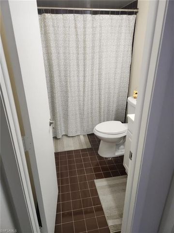 716 SE 12th CT 31, Cape Coral, FL 33990