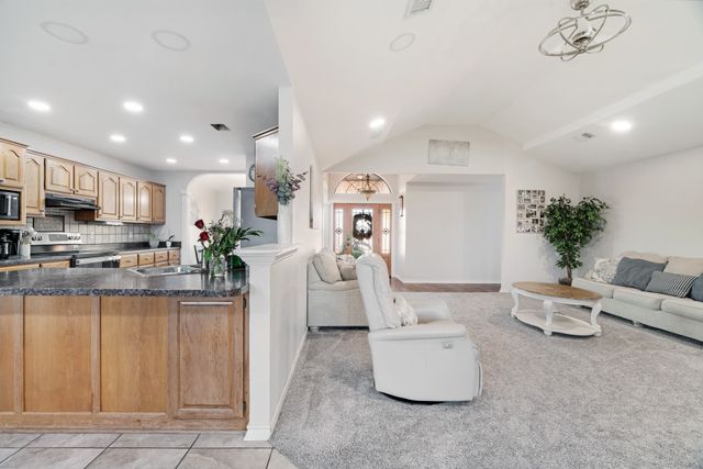 2748 Farm Road 2820, Sumner, TX 75486