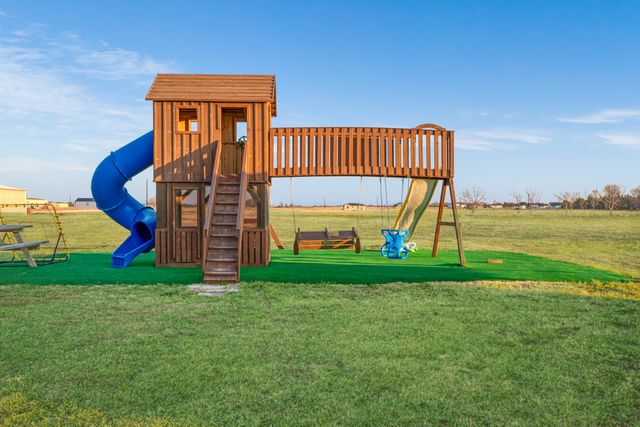 2748 Farm Road 2820, Sumner, TX 75486