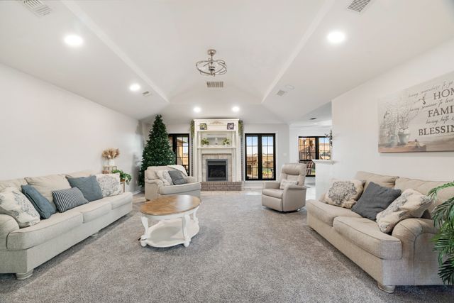 2748 Farm Road 2820, Sumner, TX 75486