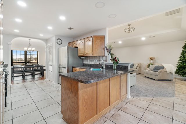 2748 Farm Road 2820, Sumner, TX 75486