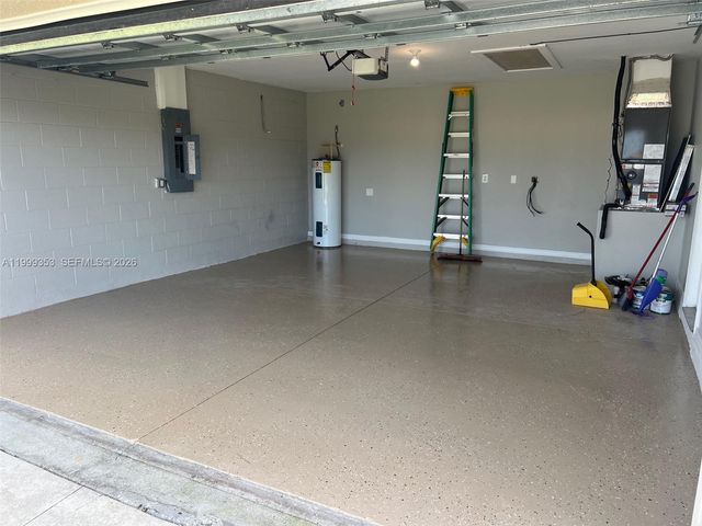 4015 6th St SW, Lehigh Acres, FL 33976