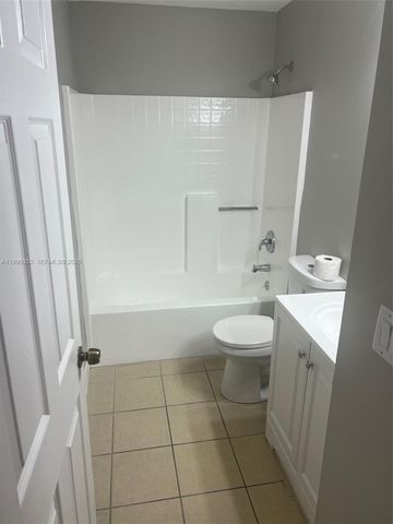 4015 6th St SW, Lehigh Acres, FL 33976