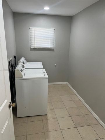 4015 6th St SW, Lehigh Acres, FL 33976