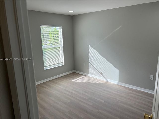 4015 6th St SW, Lehigh Acres, FL 33976