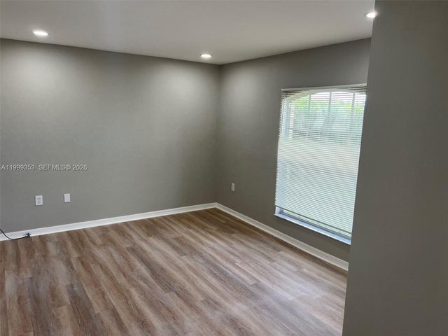 4015 6th St SW, Lehigh Acres, FL 33976