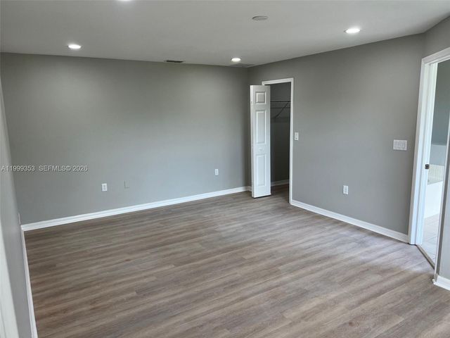 4015 6th St SW, Lehigh Acres, FL 33976