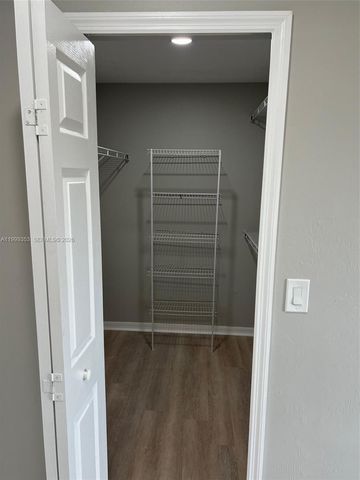 4015 6th St SW, Lehigh Acres, FL 33976