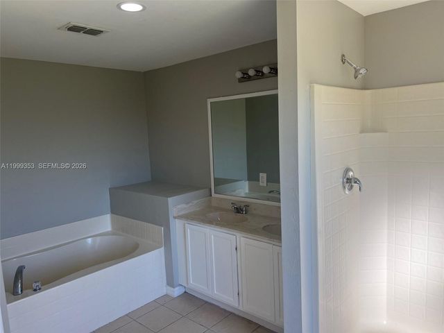 4015 6th St SW, Lehigh Acres, FL 33976