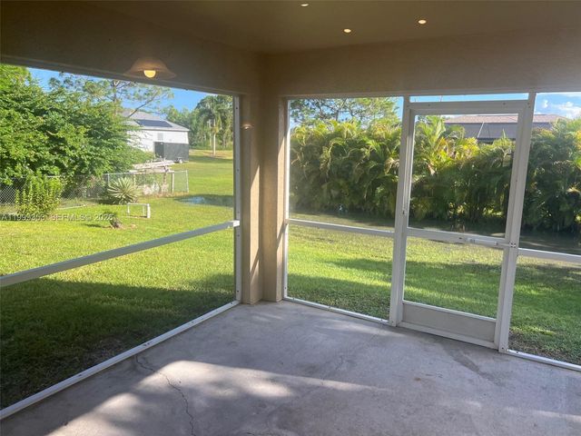 4015 6th St SW, Lehigh Acres, FL 33976