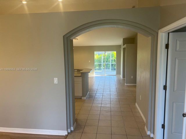 4015 6th St SW, Lehigh Acres, FL 33976