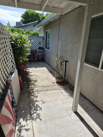 5817 Keyntel St, Citrus Heights, CA 95621