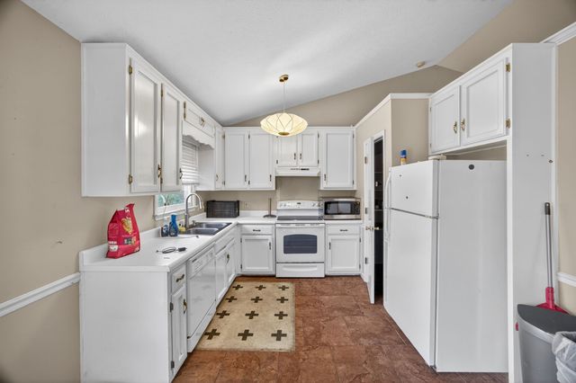 1091 Carol Ln, Cookeville, TN 38501