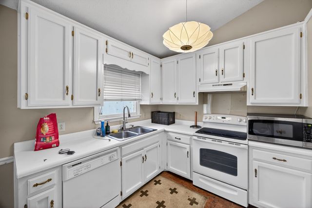 1091 Carol Ln, Cookeville, TN 38501