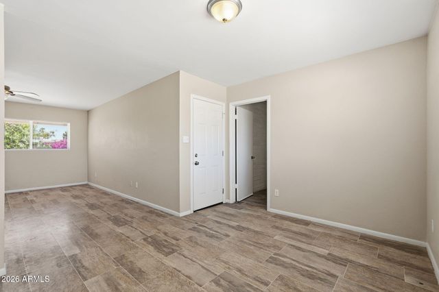2112 W DAHLIA Drive, Phoenix, AZ 85029