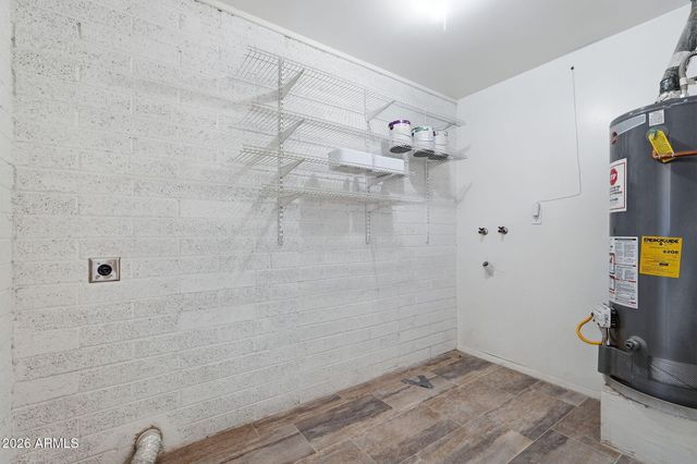 2112 W DAHLIA Drive, Phoenix, AZ 85029