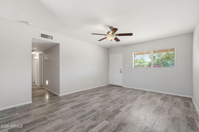 2112 W DAHLIA Drive, Phoenix, AZ 85029
