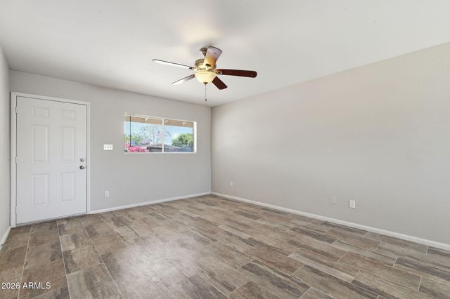 2112 W DAHLIA Drive, Phoenix, AZ 85029