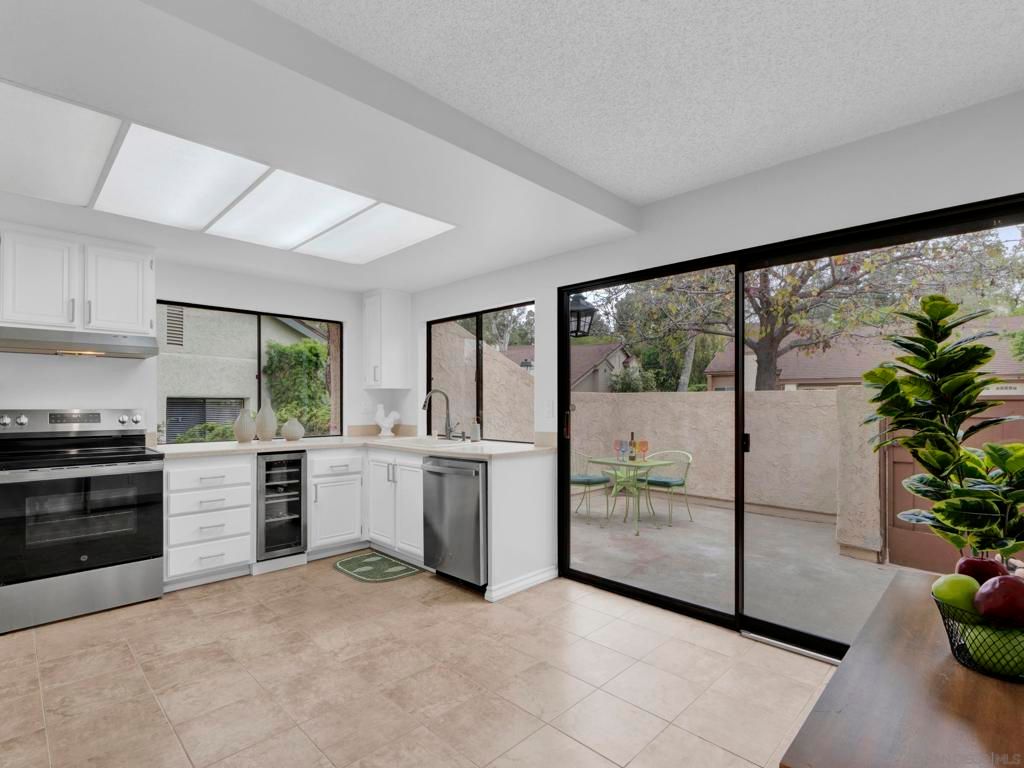 Image 10 of property listing at 830 Cinnamon, Chula Vista, CA 91910