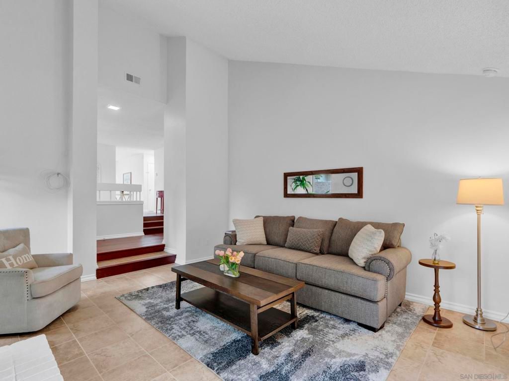 Image 4 of property listing at 830 Cinnamon, Chula Vista, CA 91910