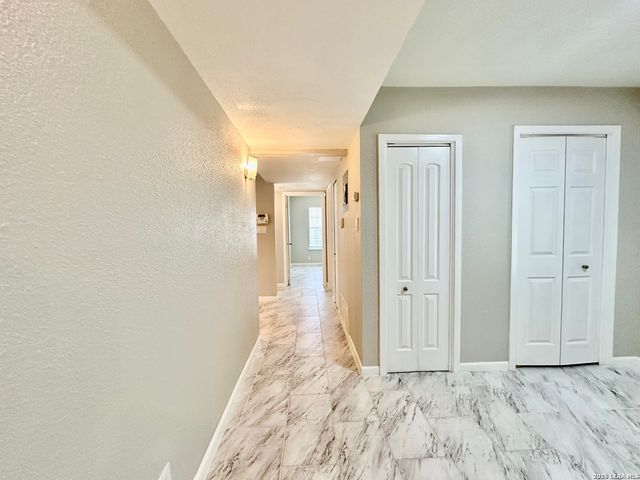 214 BASSWOOD DR, San Antonio, TX 78213