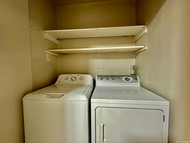 214 BASSWOOD DR, San Antonio, TX 78213
