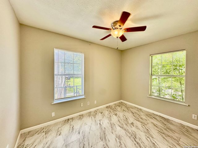 214 BASSWOOD DR, San Antonio, TX 78213
