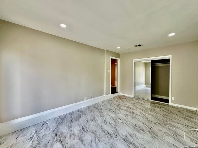 214 BASSWOOD DR, San Antonio, TX 78213