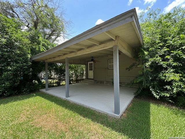 214 BASSWOOD DR, San Antonio, TX 78213