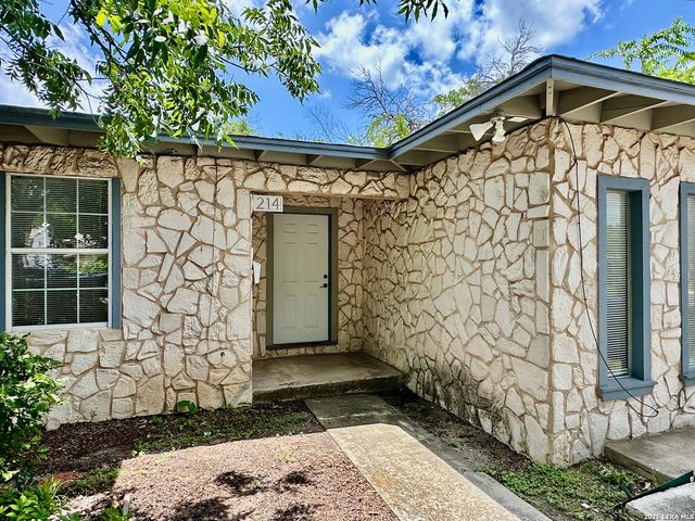 214 BASSWOOD DR, San Antonio, TX 78213