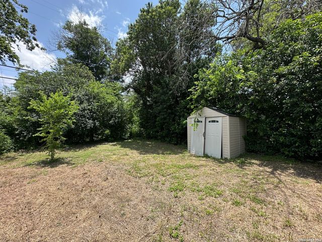 214 BASSWOOD DR, San Antonio, TX 78213