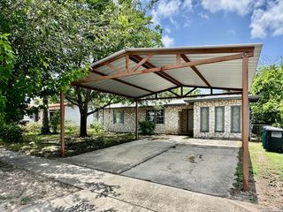 214 BASSWOOD DR, San Antonio, TX 78213