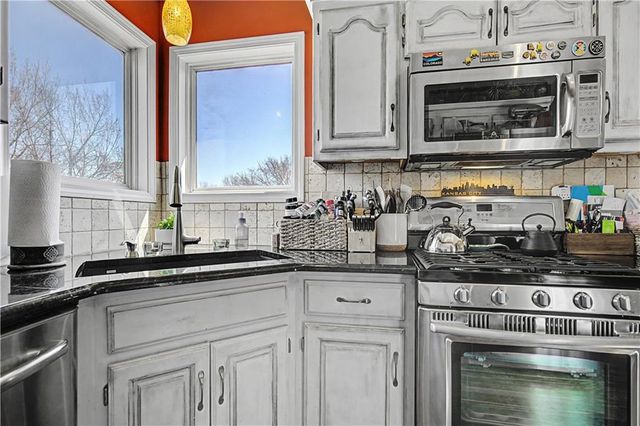 16211 W 158TH Street, Olathe, KS 66062