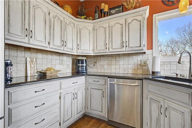 16211 W 158TH Street, Olathe, KS 66062