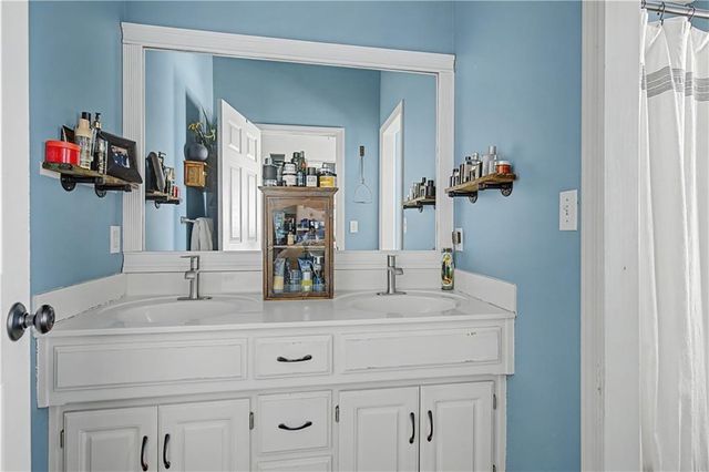 16211 W 158TH Street, Olathe, KS 66062