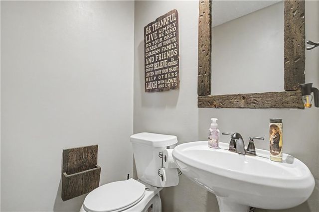 16211 W 158TH Street, Olathe, KS 66062