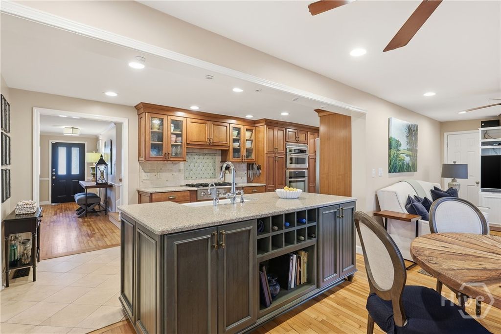 Image 13 of property listing at 8815 Whitefield, Savannah, GA 31406