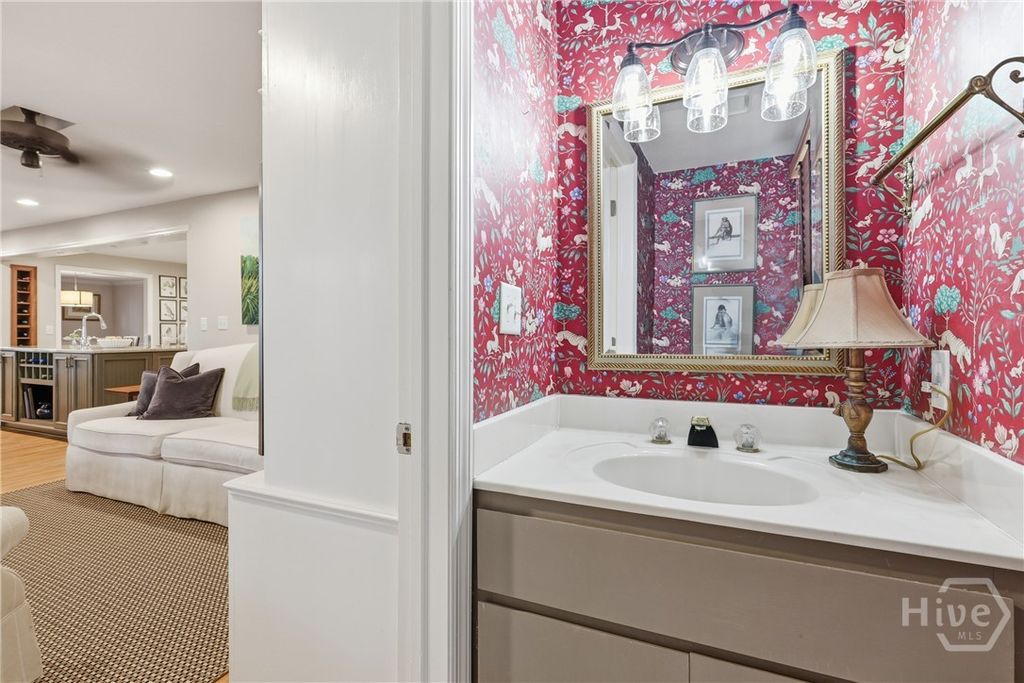 Image 18 of property listing at 8815 Whitefield, Savannah, GA 31406