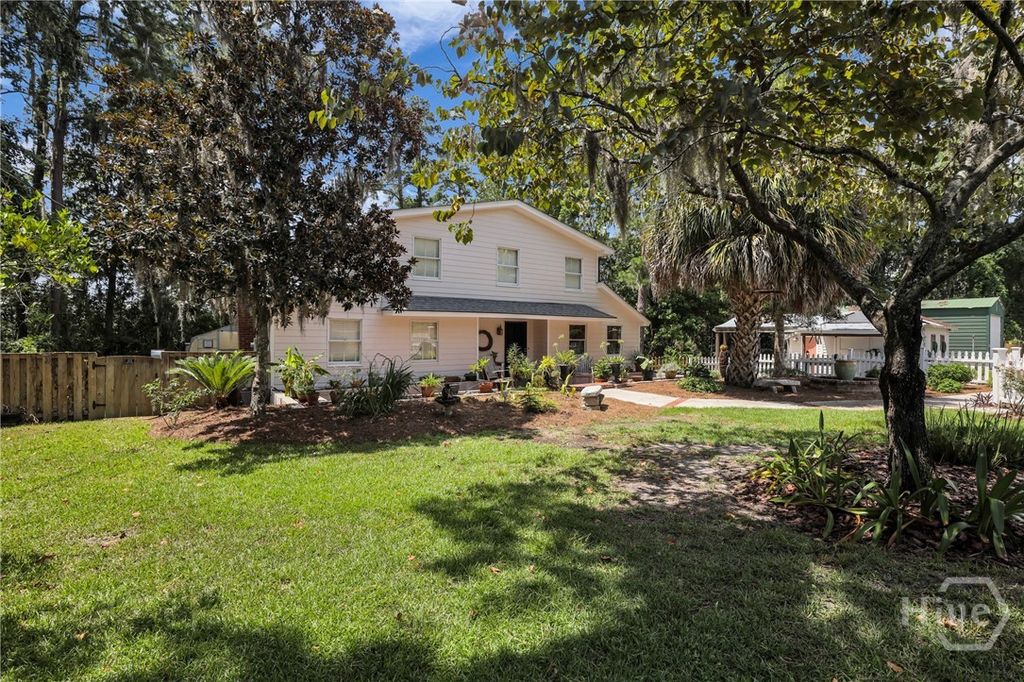 Image 4 of property listing at 8815 Whitefield, Savannah, GA 31406