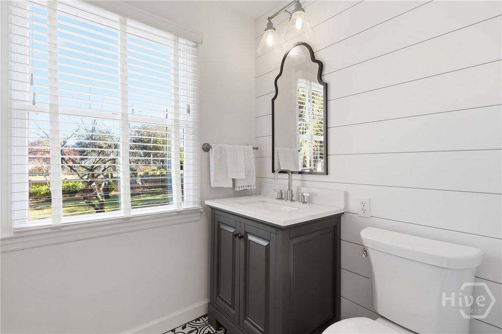 Image 41 of property listing at 8815 Whitefield, Savannah, GA 31406