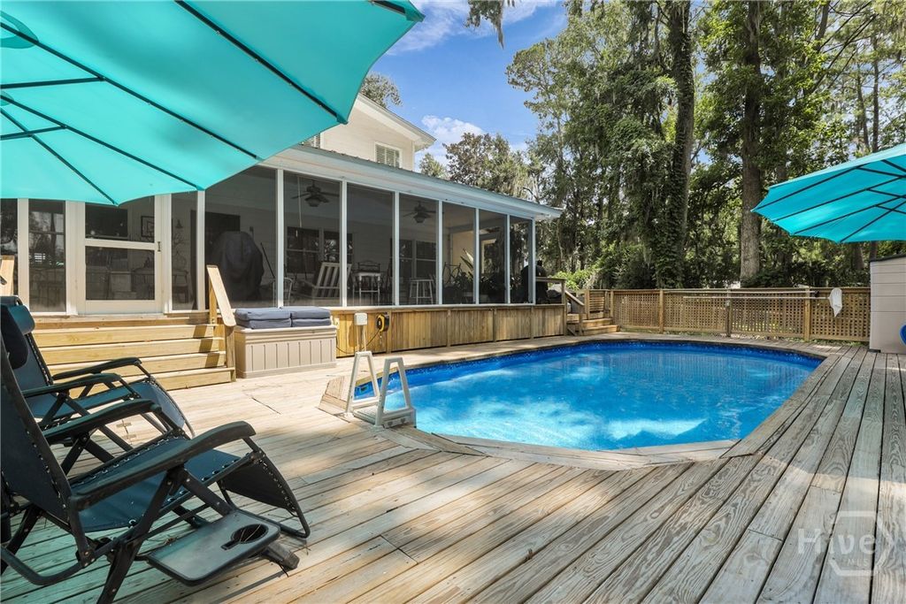 Image 9 of property listing at 8815 Whitefield, Savannah, GA 31406